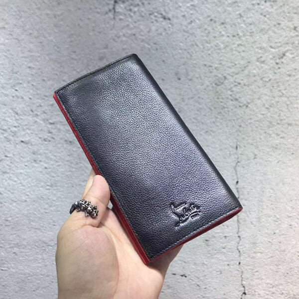 2017新作 ルブタンコピー ギフトにも♪ Christian Louboutin★収納力抜群 フラップ長財布